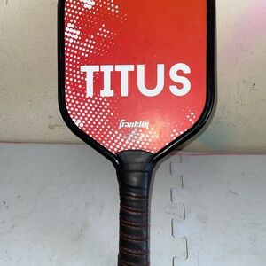 Franklin Titus Pickelball racket in excellent condition